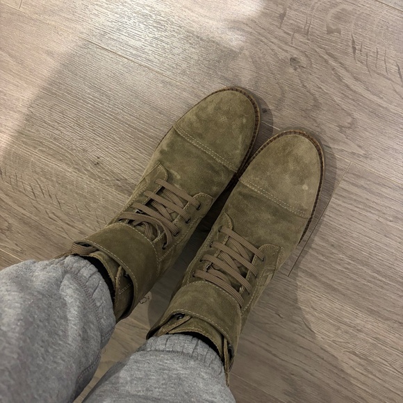 Mens Sage Color Louis Vuitton Boots - Picture 8 of 8